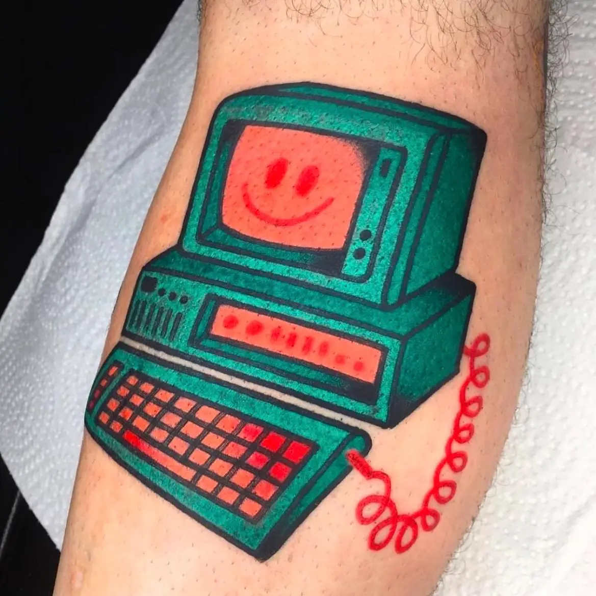 Tatuaje de computadora retro